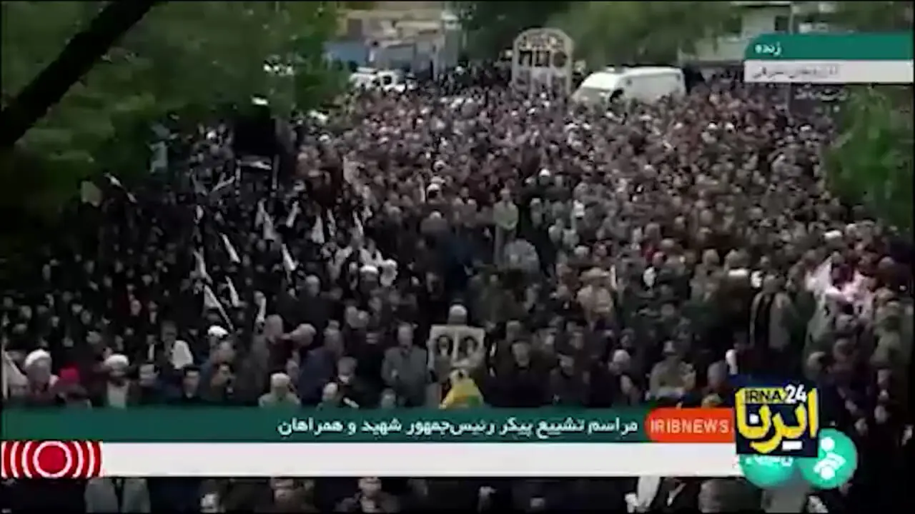 فیلمی حضور پرشور مردم در مراسم تشییع شهدای خدمت در تبریز