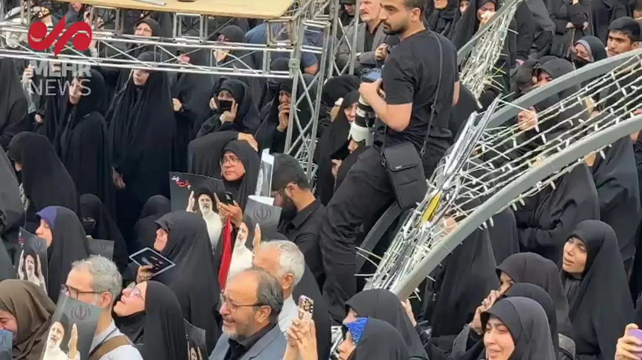 عزاداری مردم تهران در سوگ شهادت رییس جمهور و هیات همراه در میدان ولیعصر (عج)
