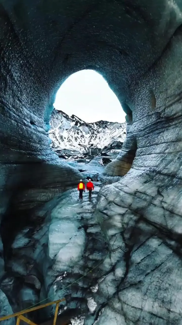 غار یخی آتشفشان کاتلا، ایسلند + فیلم