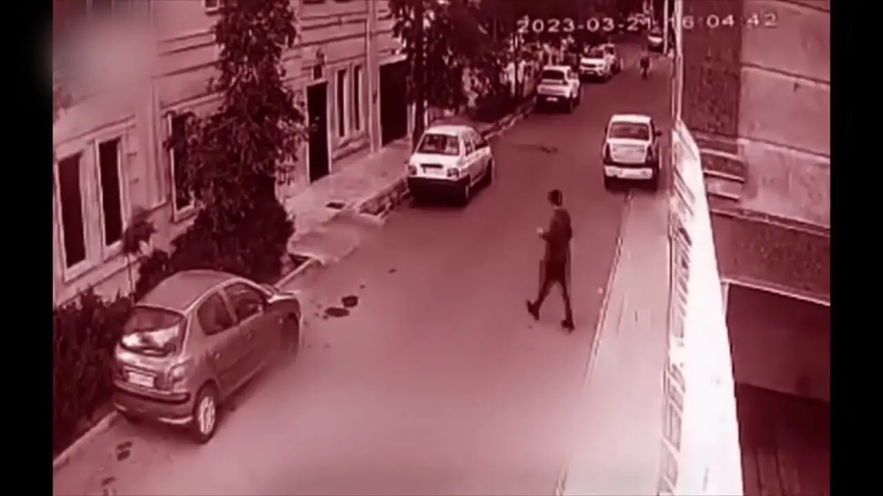 فیلم زورگیری دو موتور سوار در خیابان خلوت / بازداشت با یک قمه گاوکش
