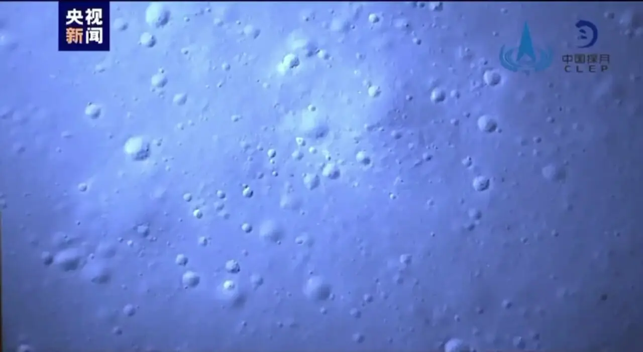 فیلم فرود موفق فضاپیمای چین بر روی نیمه تاریک ماه