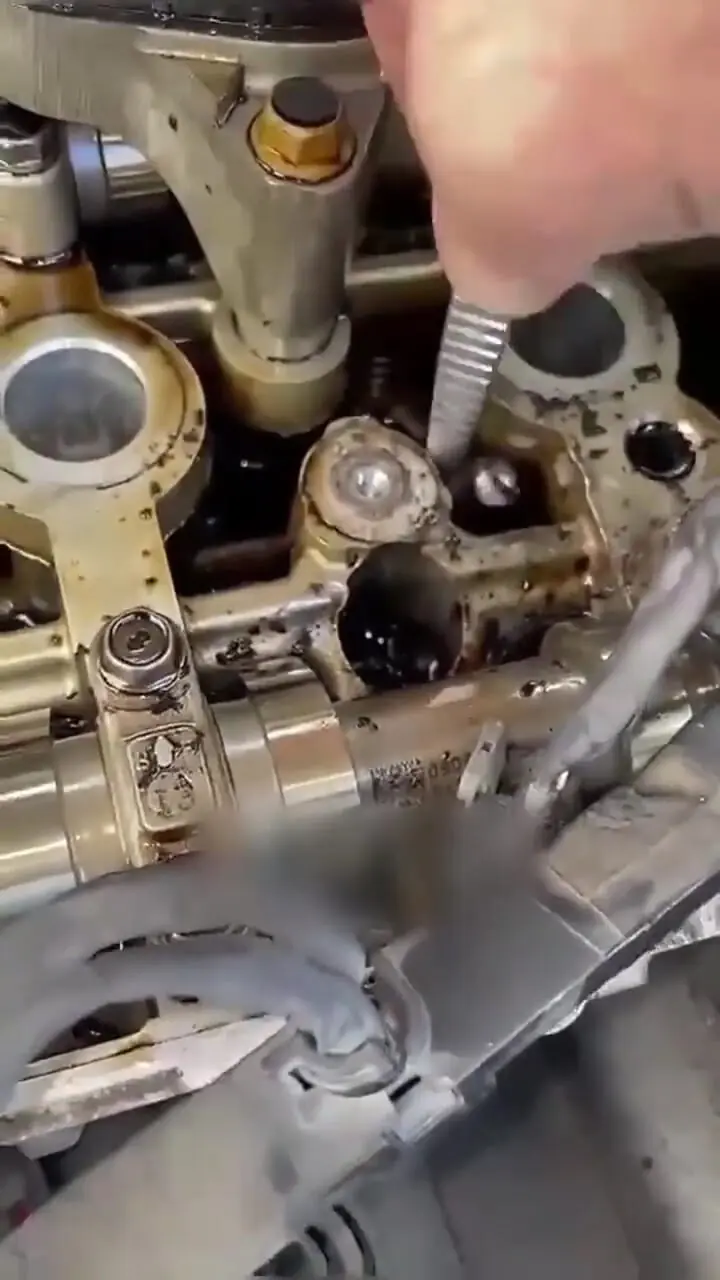 فیلم حیرت آور از گلوله داخل موتور خودرو در روسیه