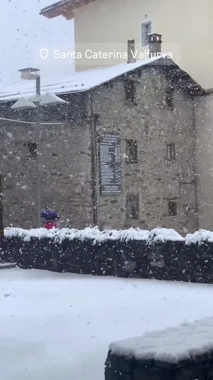 بارش برف بهاری در ارتفاعات آلپ ایتالیا 
