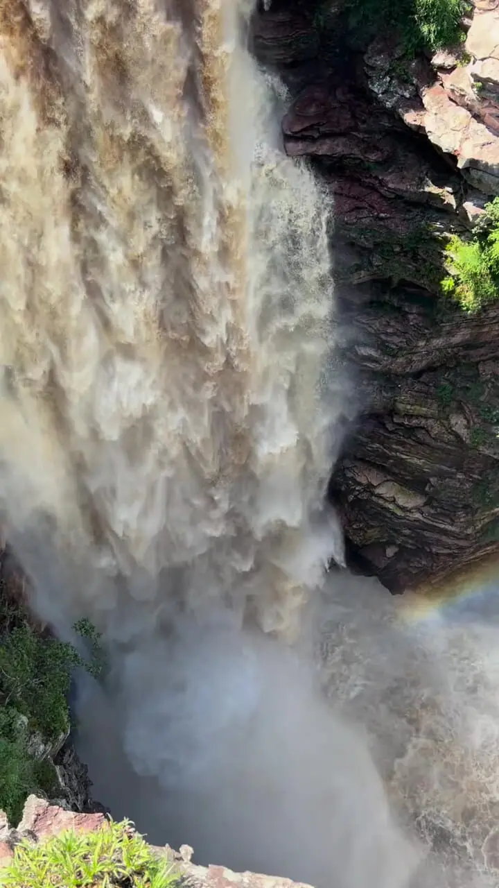 فیلم زیبا از ازدواج آبشار بزرگ با رنگین کمان 
