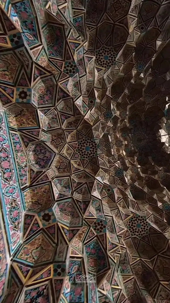 مسجد نصیرالملک شیراز از زیباترین مساجد ایران