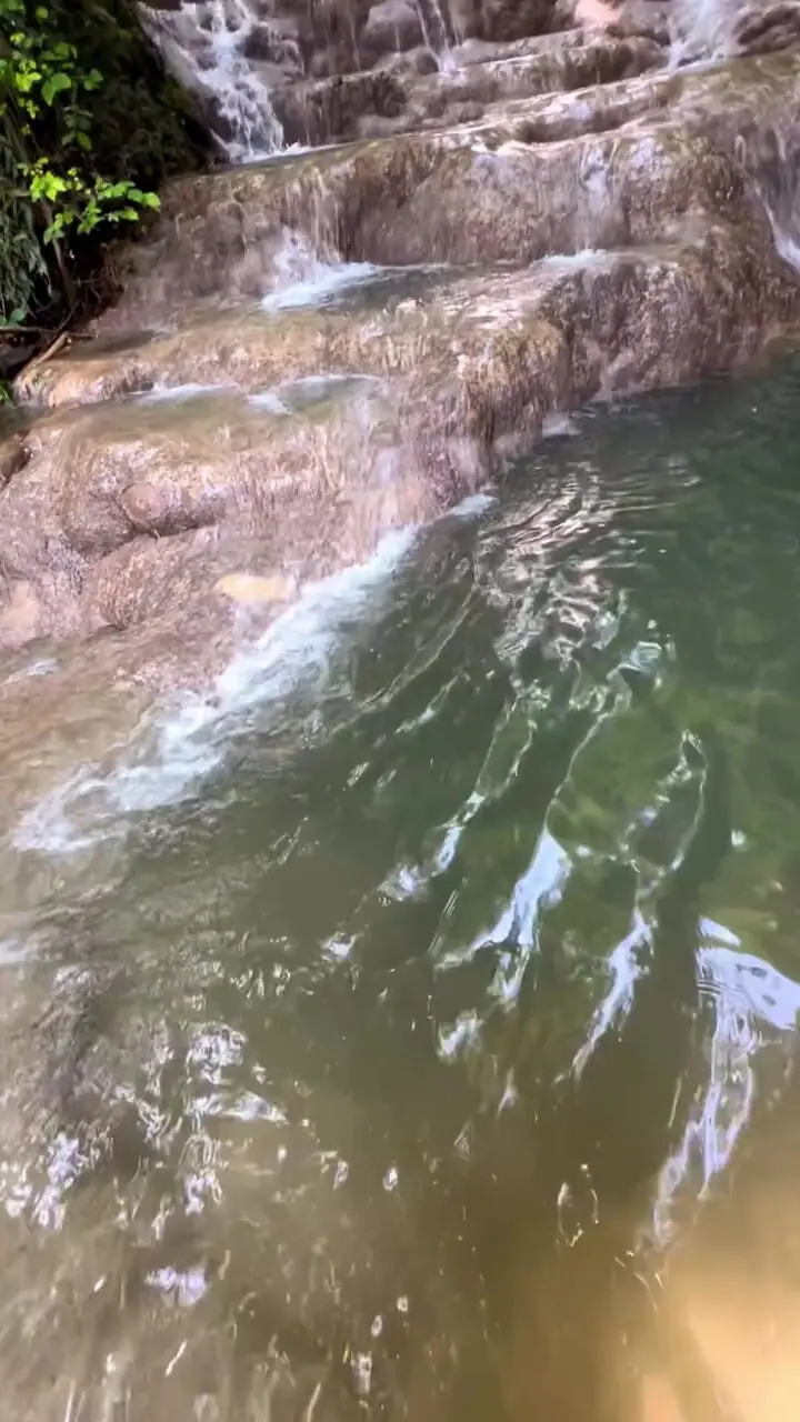 فیلم از آبشار زیبای آهکی اسکلیم