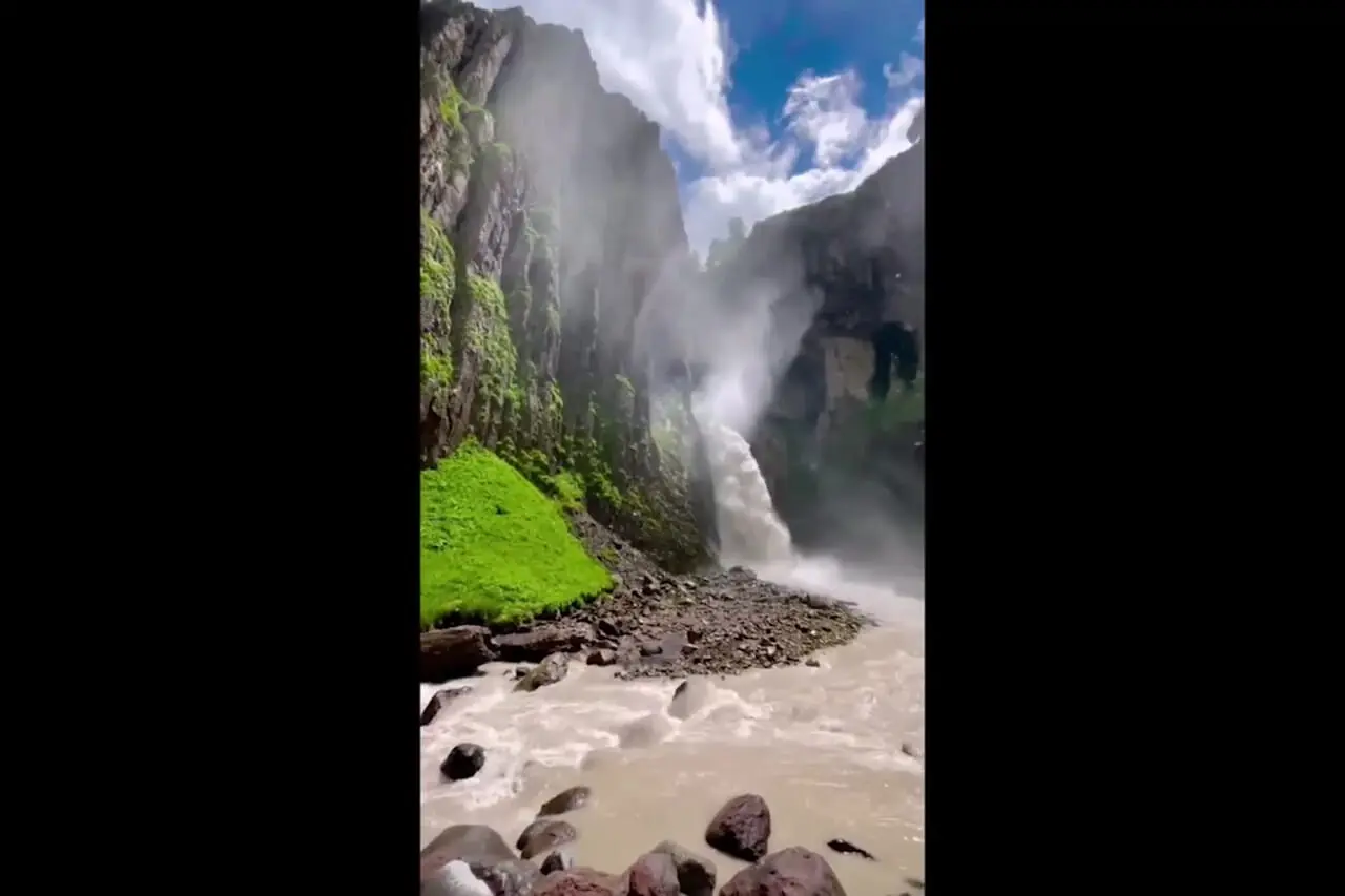 آبشارهای زیبای جیلی سو، کاباردینو، بالکاریا در روسیه