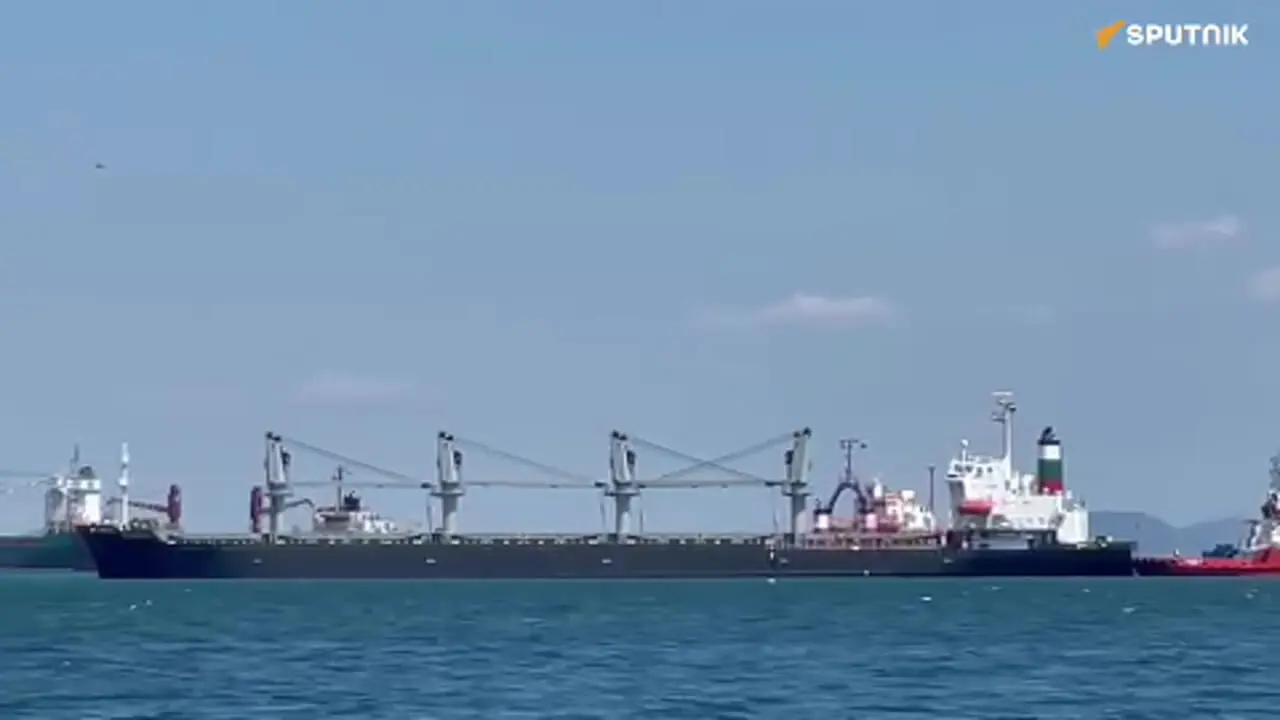 کشتی باری روسیه در ساحل استانبول به گل نشست  