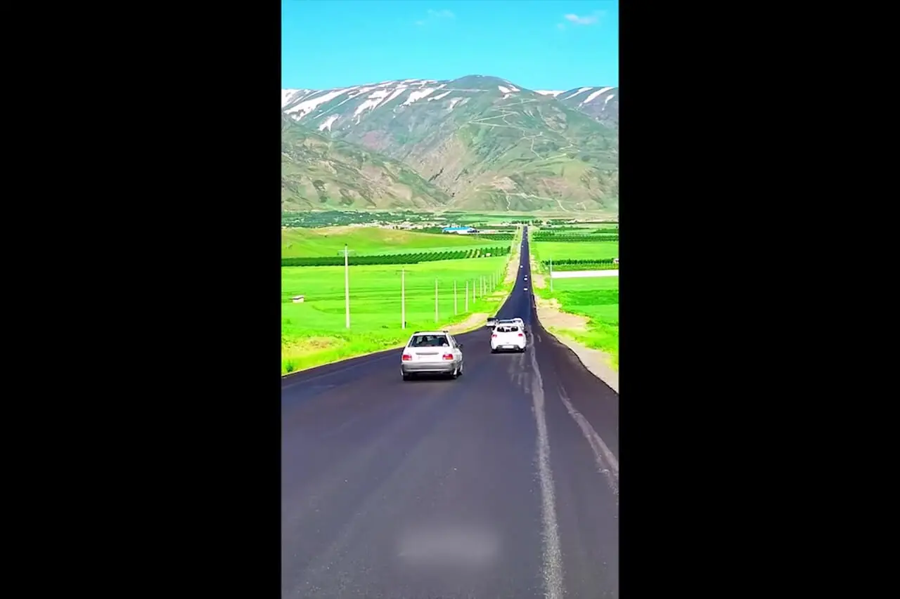 جاده زیبا در ارومیه