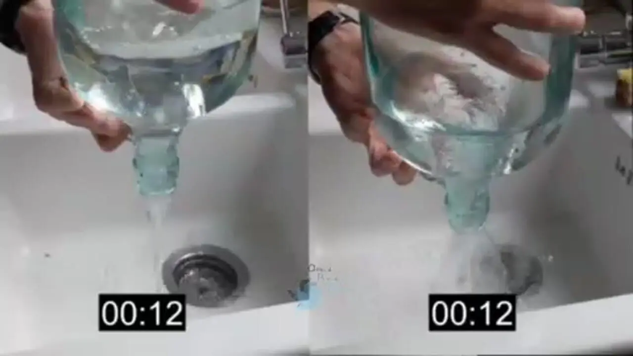 روش سریع تر خالی کردن آب درون بطری
