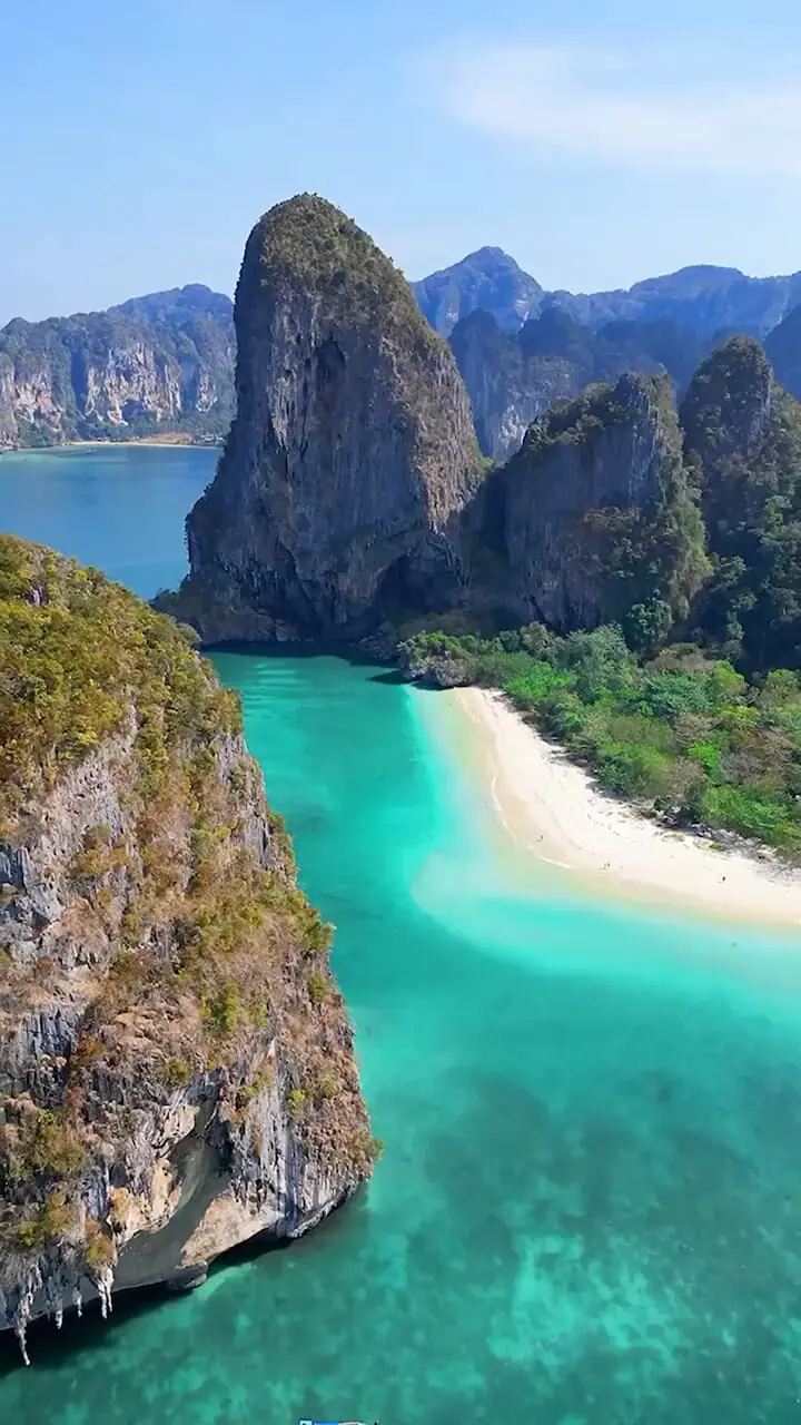  ساحل پرانانگ در شبه جزیره ریلی تایلند + فیلم