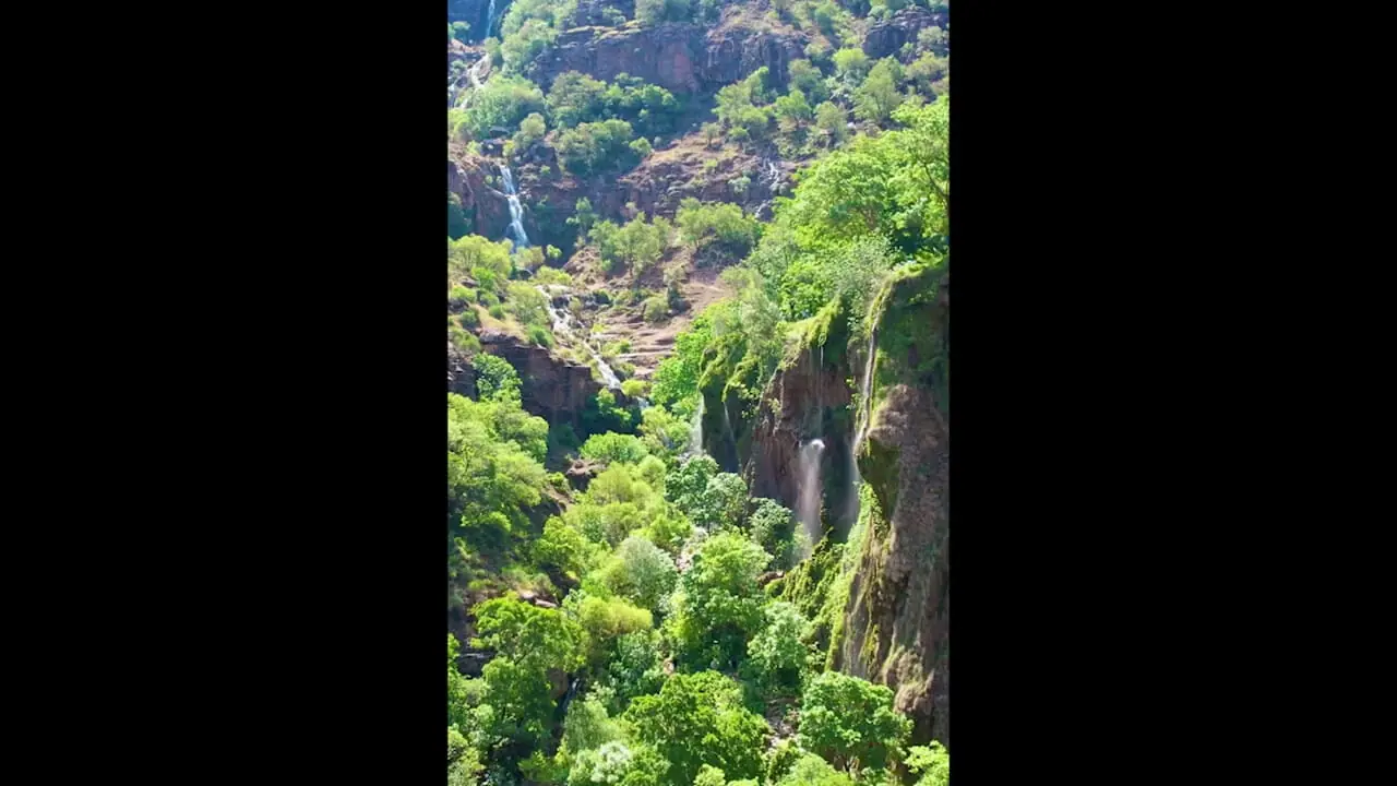 فیلم چشم نواز از آبشار زیبای آبگرم دورود