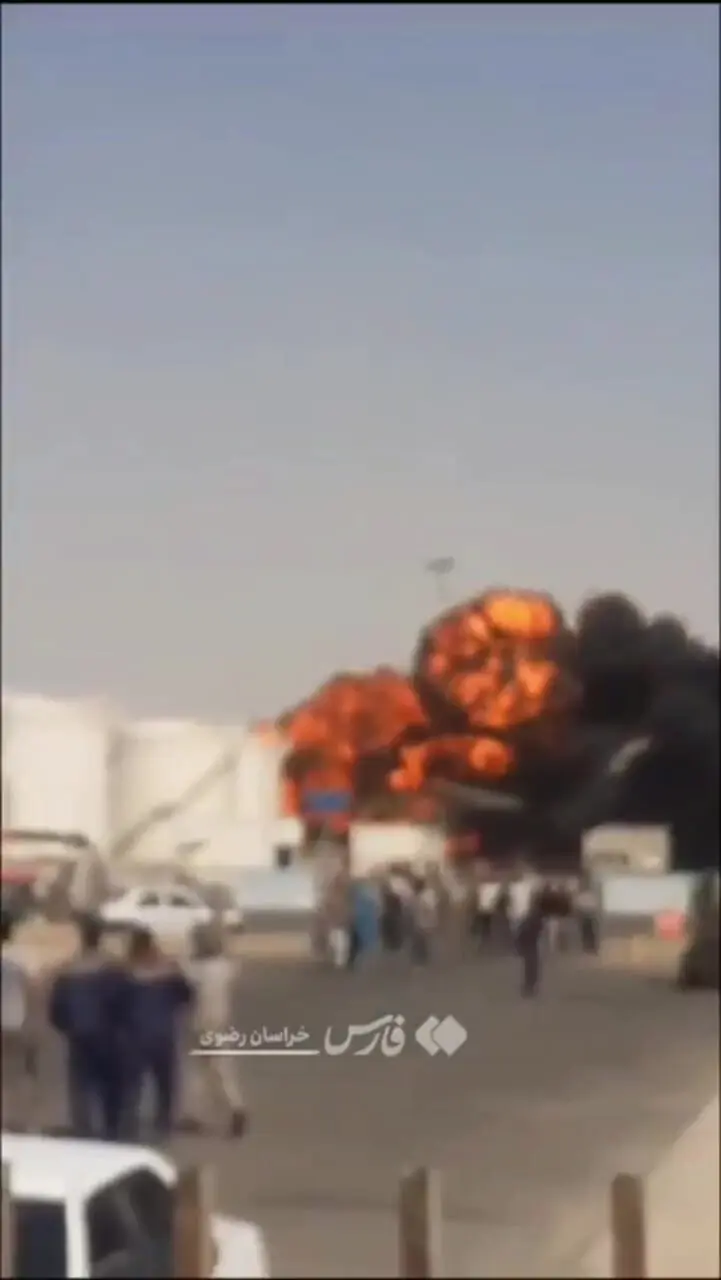 لحظۀ انفجار مهیب یکی از مخازن سوخت در مرز دوغارون + فیلم