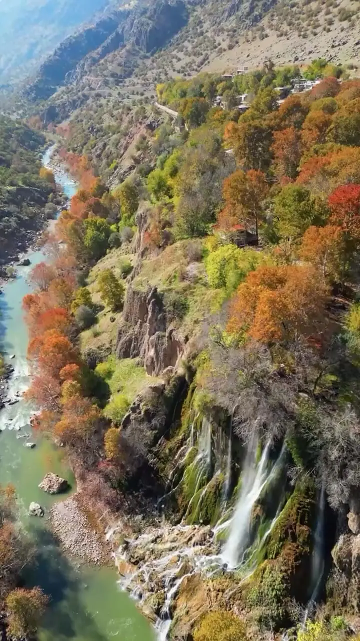 فیلم زیبایی خیره‌کننده آبشار بیشه لرستان