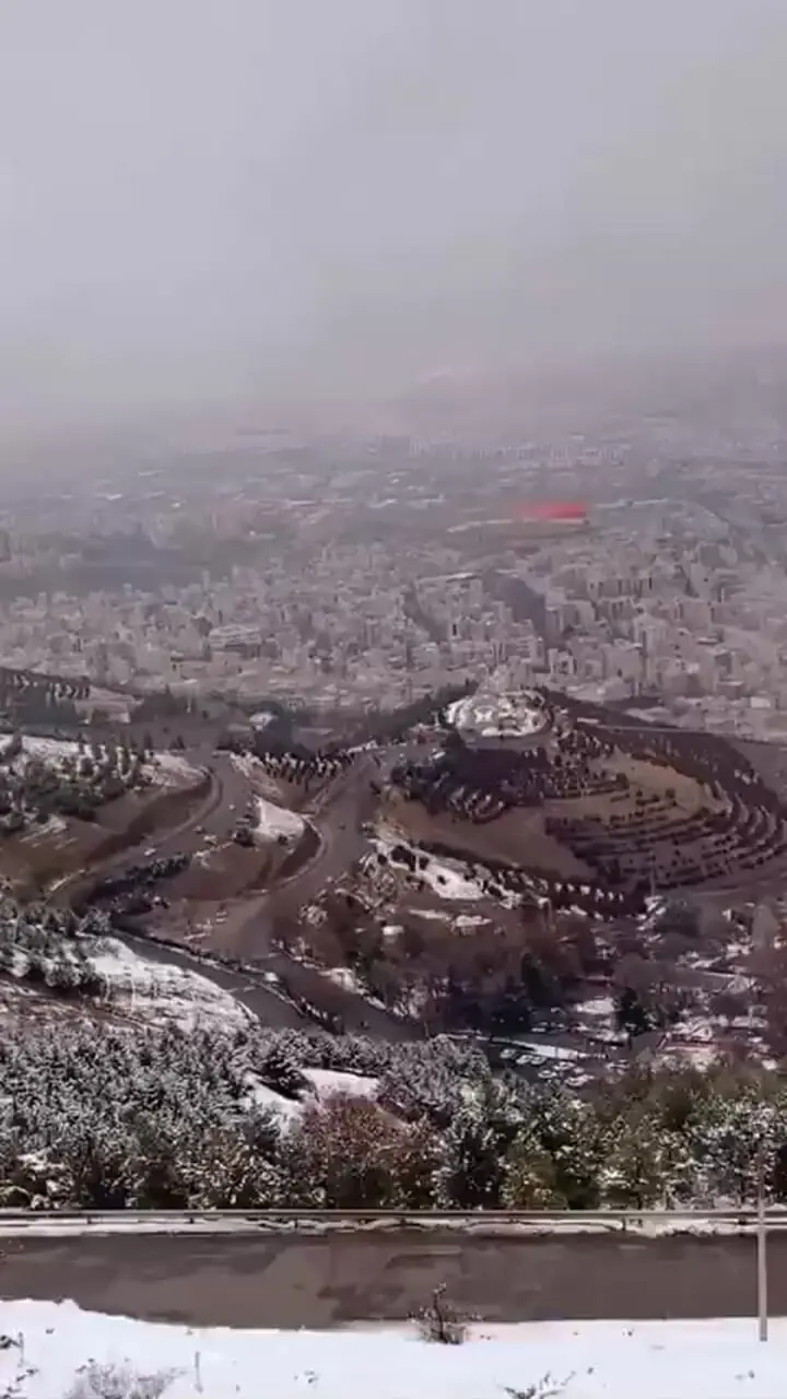 فیلم بارش برف در آبیدر و نمای چشم‌نواز شهر سنندج