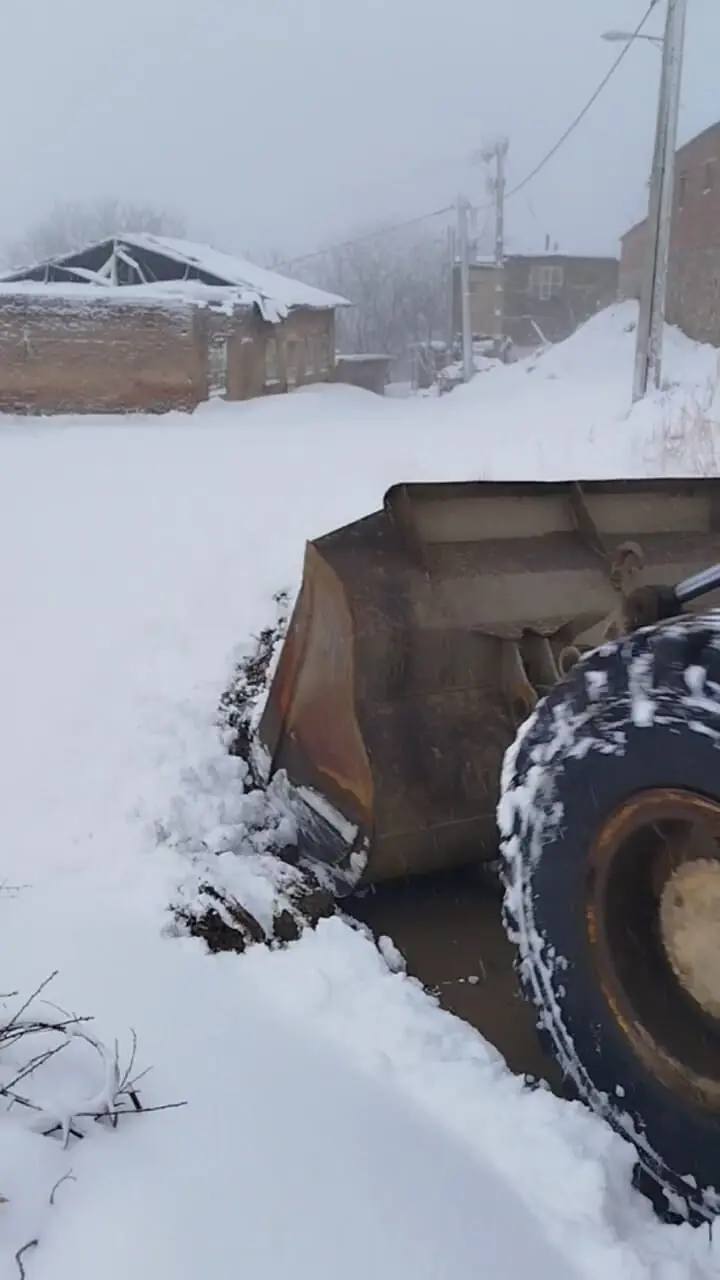 فیلم لحظات برف روبی در روستای توه‌سوران مریوان