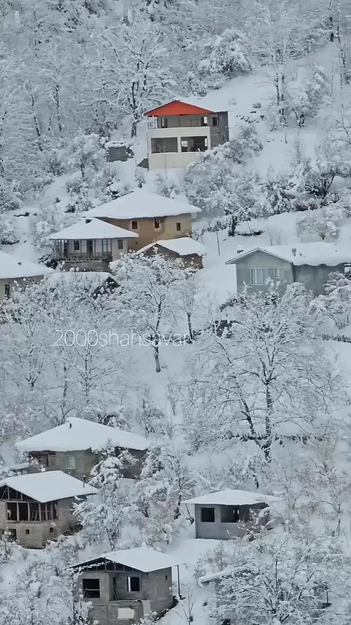 فیلم زیبایی‌های زمستانی در ییلاقات دوهزار شهسوار زیر برف