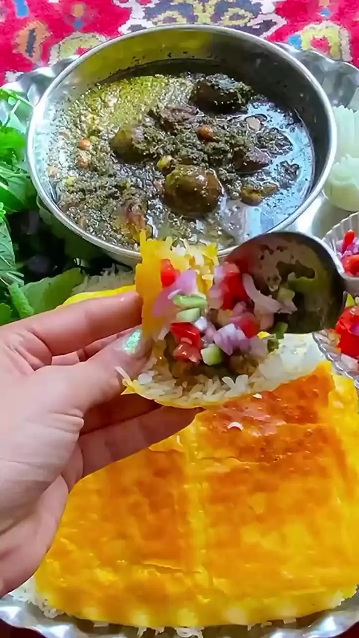 طعم ایرانی، قورمه و ته‌چین لذیذ