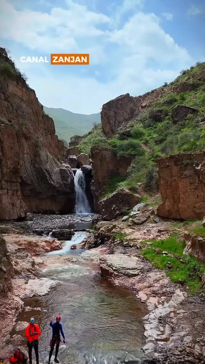 فیلم شکوه آبشار هشترخان در دل طارم گیلان