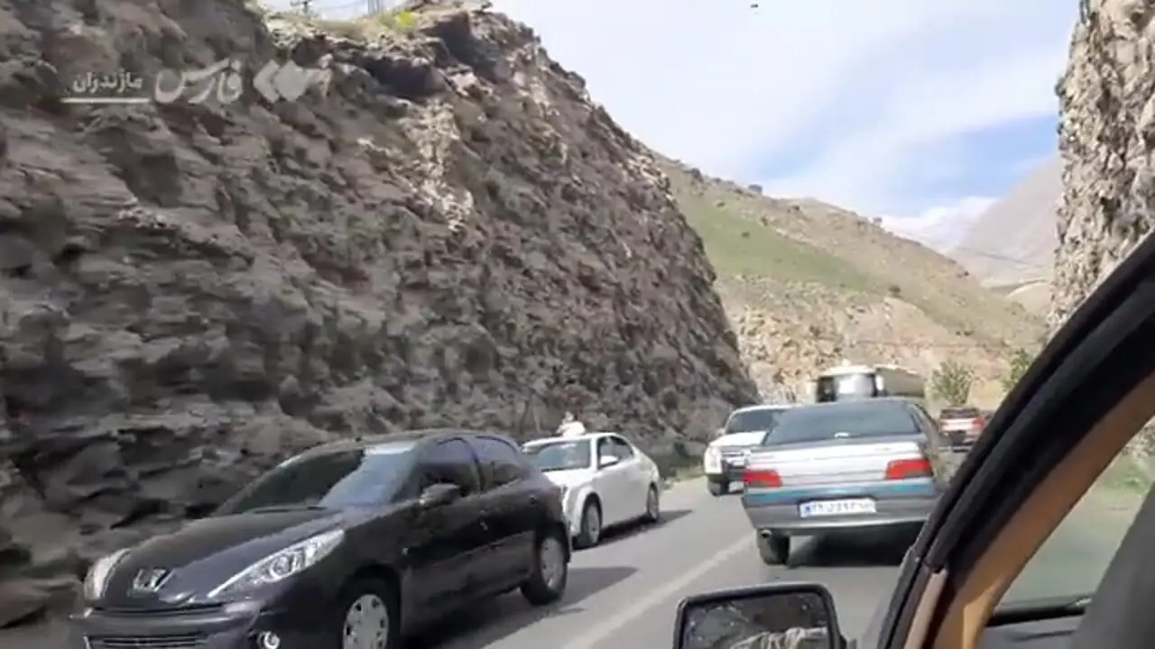 ترافیک سنگین در جادۀ هراز در هر دو مسیر رفت و برگشت+ فیلم 
