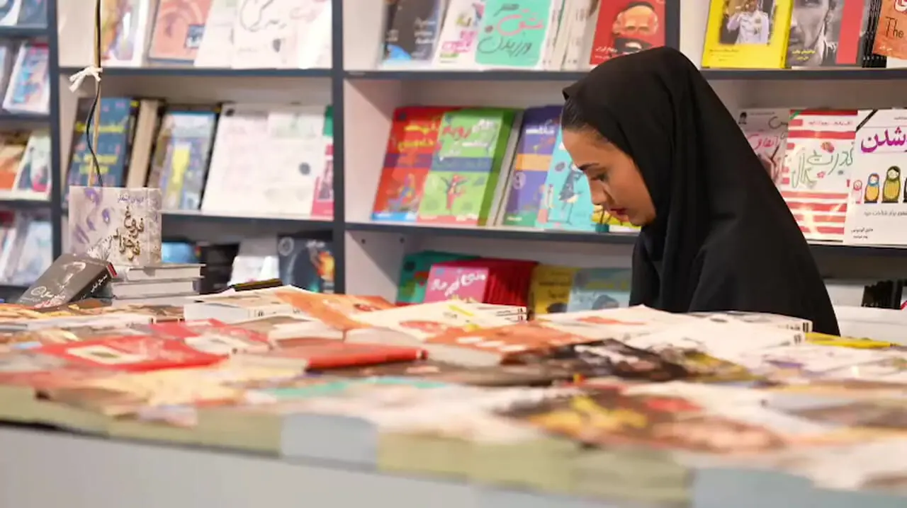در نمایشگاه کتاب امسال جای شما واقعا خالی‌ست… 
