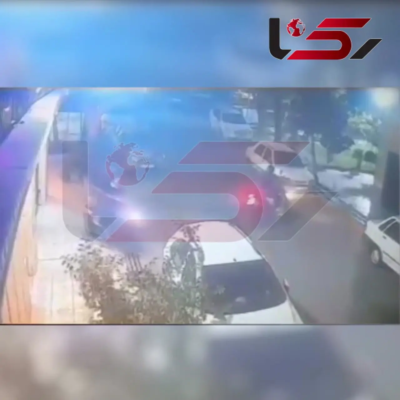 فیلم لحظه بازداشت 2 دزد با 150 شاه کلید قبل از ورود به خانه / پلیس تهران در کمین آنها بود