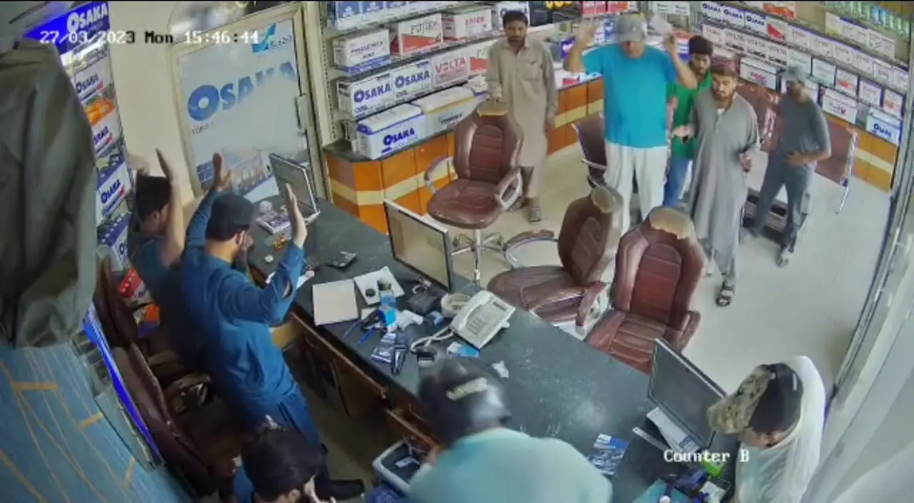 این سرقت مسلحانه تو کراچی پاکستان رو از دست ندید!