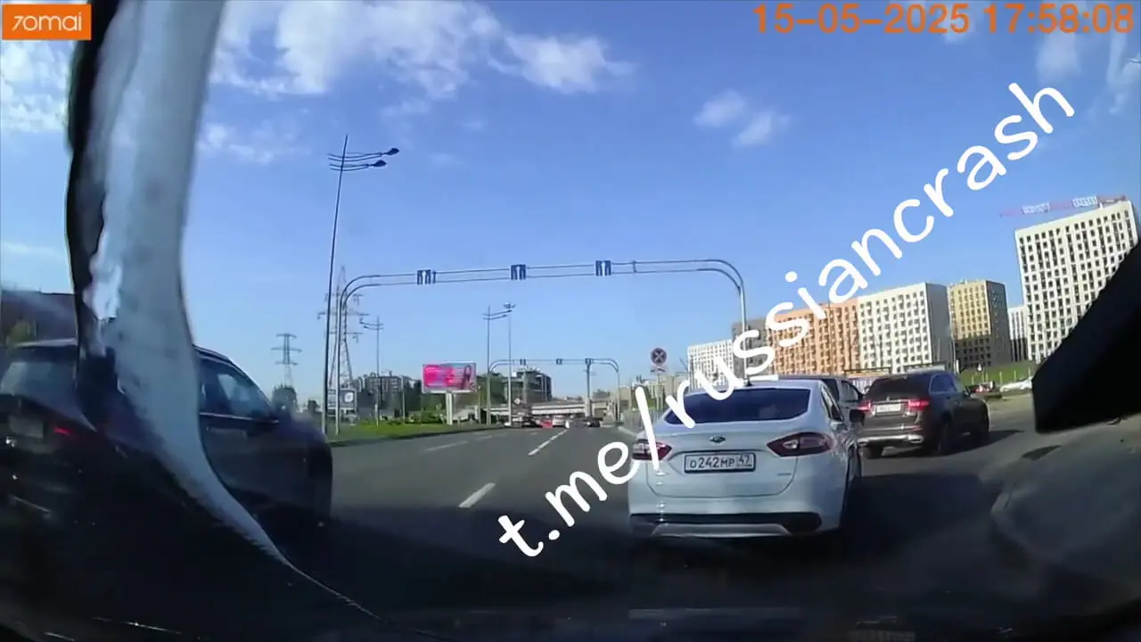 فیلم لحظه برخورد پس از تغییر مسیر خطرناک