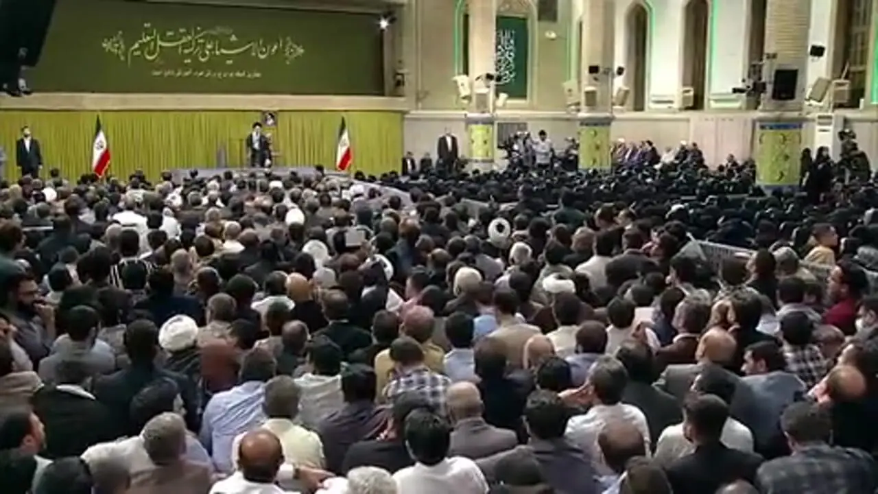  روایتی از دیدار معلمان سراسر کشور با رهبر انقلاب + فیلم 