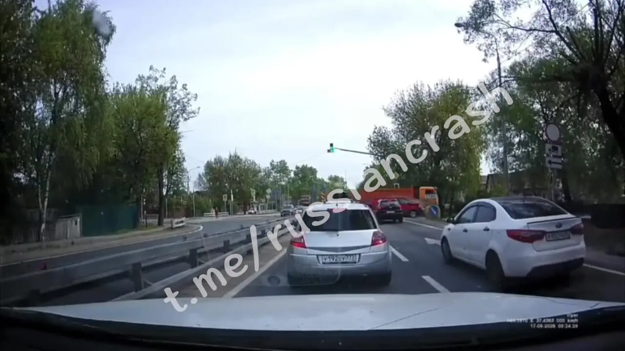 فیلم تصادف ون و کامیون کاماز در تقاطع اوزنوبیشینو