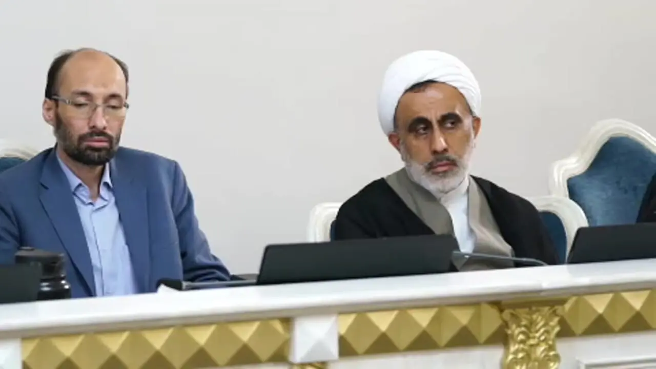 اگر کارگزاران نظام در قاچاق سوخت شریک باشند برخورد شدید می‌کنیم