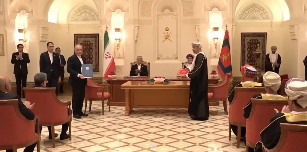 ایران و عمان ۱۸ تفاهمنامه امضا کردند