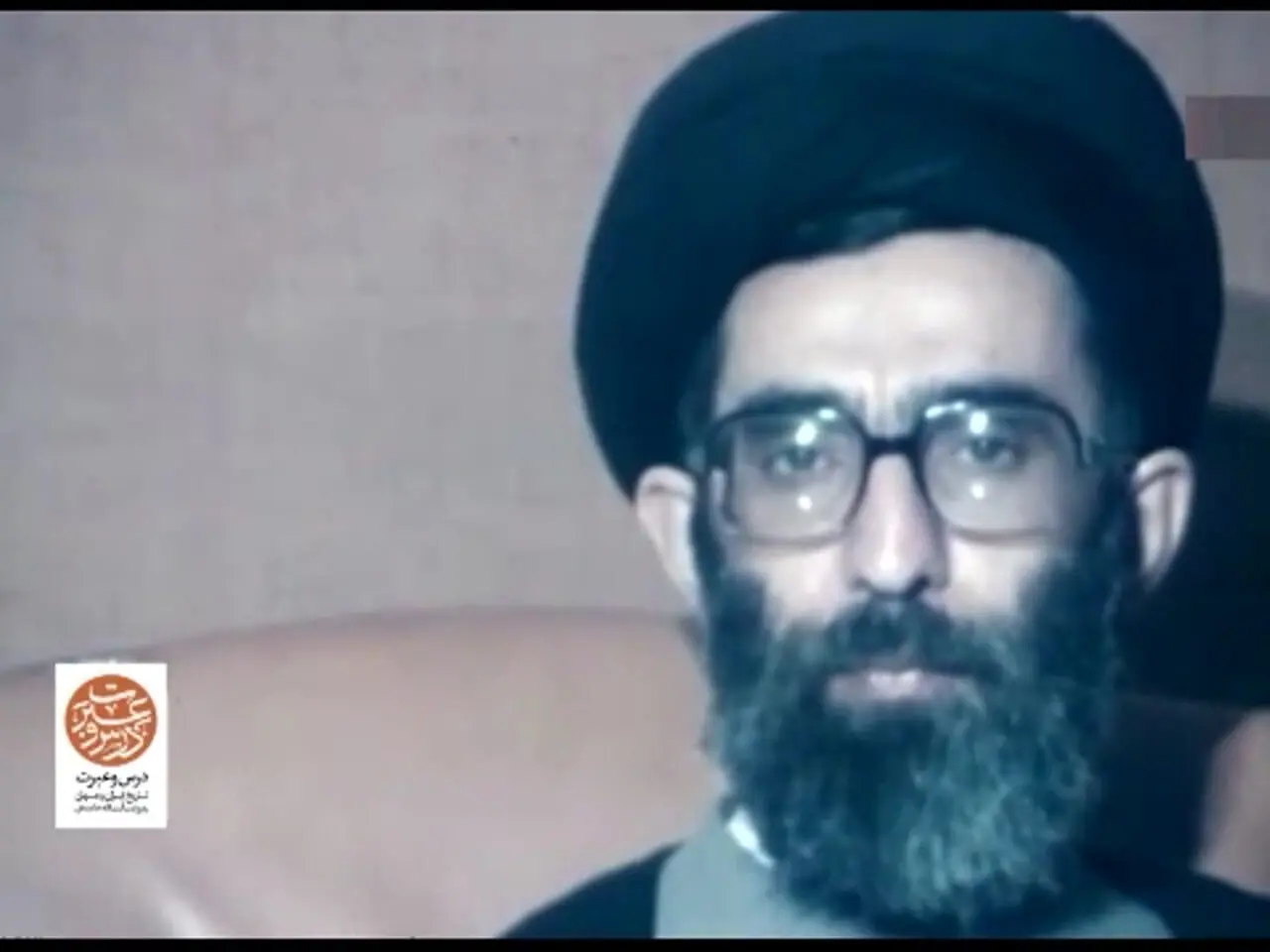 فیلم / ازدواج رهبری انقلاب  از زبان خودشان ! / چه سالی ؟ / کجا ؟! و خانواده همسر گرامی اش !