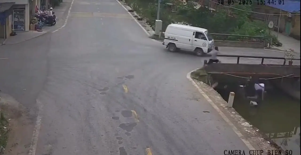 فیلم واکنش به موقع ترک نشین موتور از حادثه