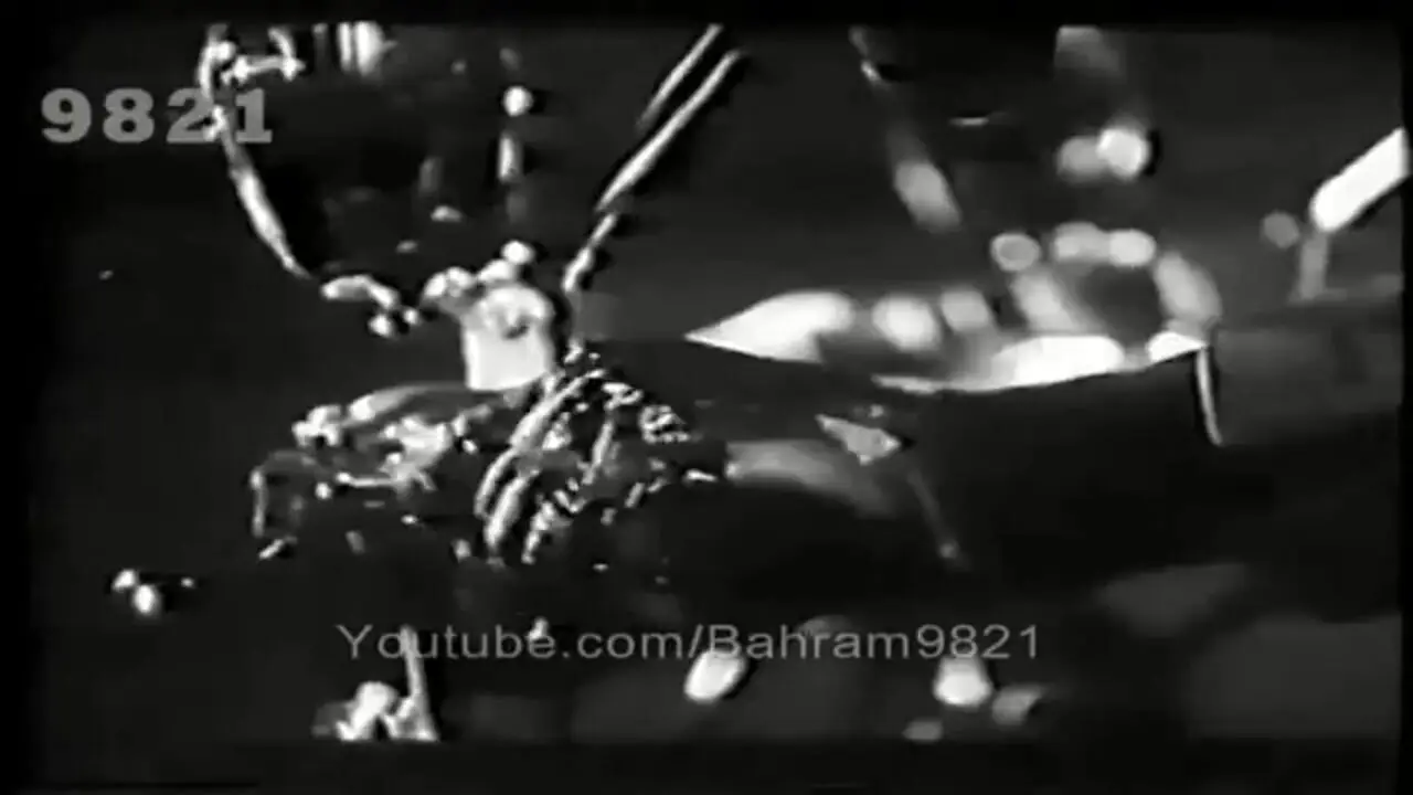 فیلم آواز باشکوه؛ حمیده خیرآبادی در فیلم رضا موتوری با آهنگ فرهاد مهراد /  مثل یه کوه٬ بلند.. ! + موزیک ویدیو