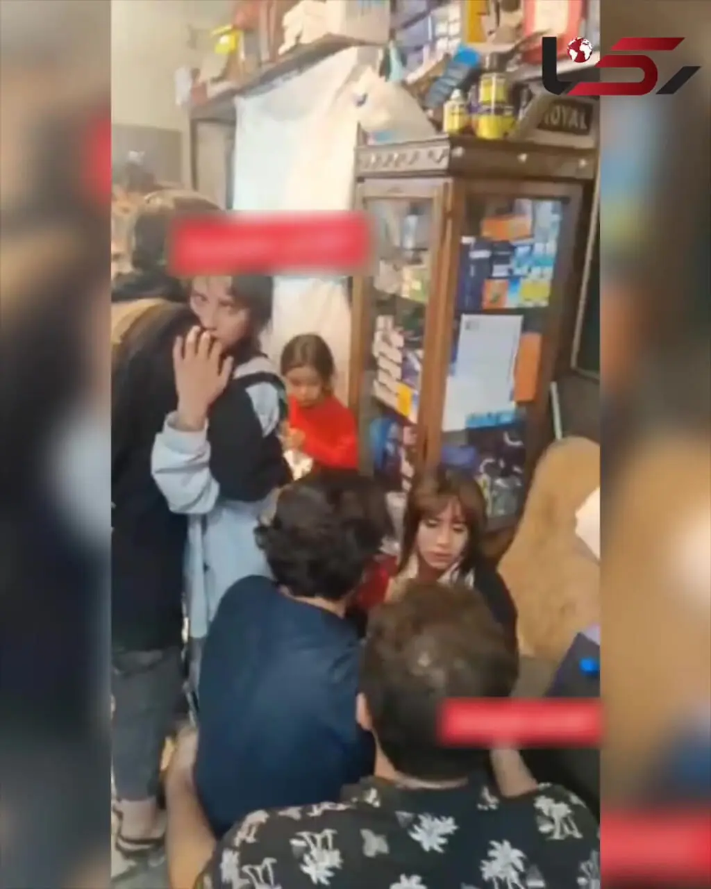 فیلم لحظه به آغوش گرفتن یسنا و سارا توسط پدران و مادرانشان / همه گریه می کنند