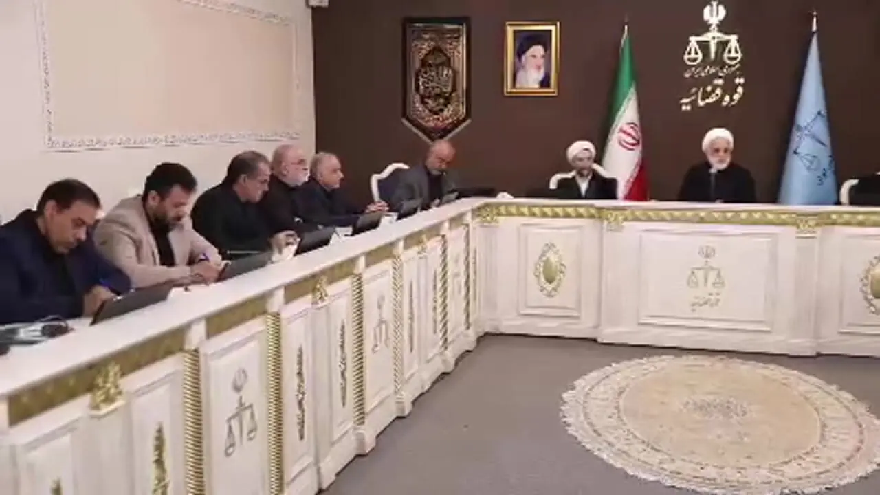 رئیس قوه قضاییه : ملت در جنگ تحمیلی جدید متحد ایستادند / به زندانیان مُعسر و خانواده آنها  کمک و یاری رسانیم
