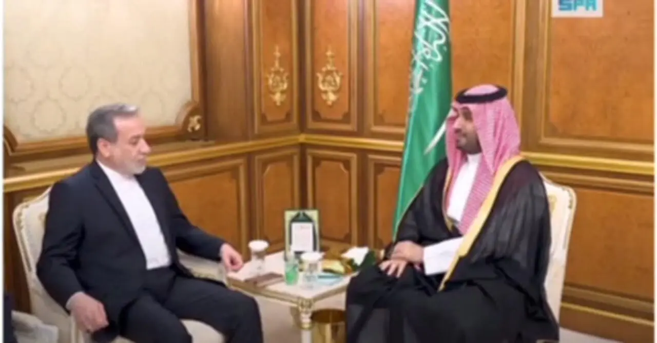 دیدار عراقچی با محمد بن سلمان ولیعهد عربستان سعودی