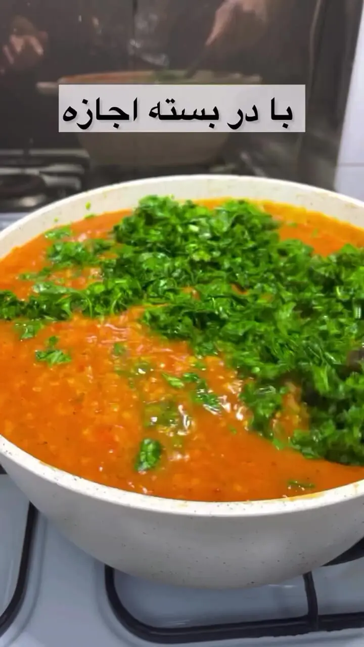 طرز تهیه یه آش گوجه ترش و خوشمزه، مخصوص روزهای گرم!