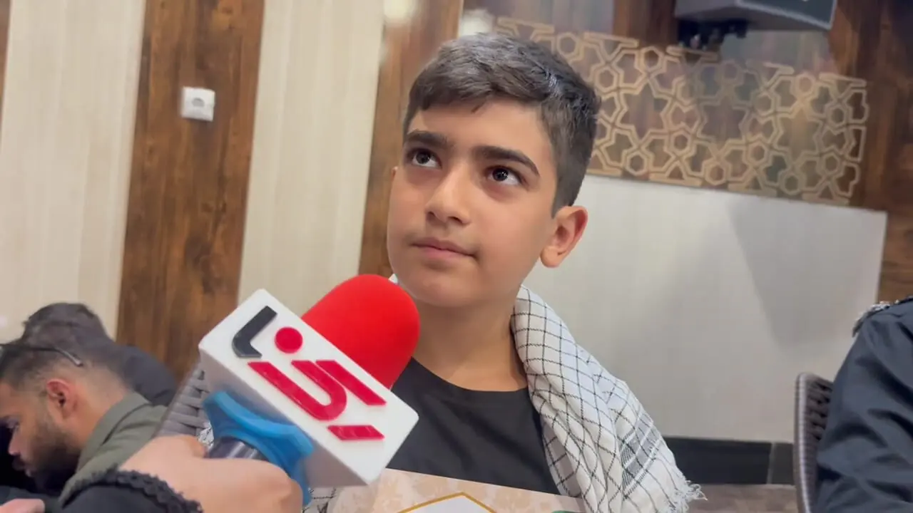فیلم گفتگوی رکنا  پسر  پلیس شهید  مهدی رضازاده / 4 روز در جستجوی پدرم بودیم که خبر آمد ...