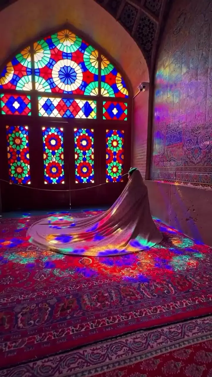 نور، رنگ، ایمان؛ هنر بی پایان مسجد نصیرالملک+ فیلم