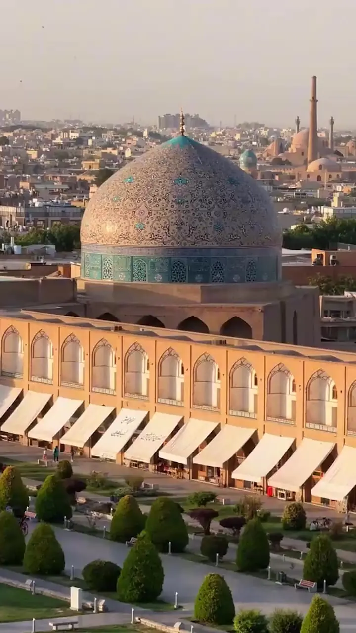 نمایی از دومسجد در دو دوره تاریخی متفاوت+ فیلم