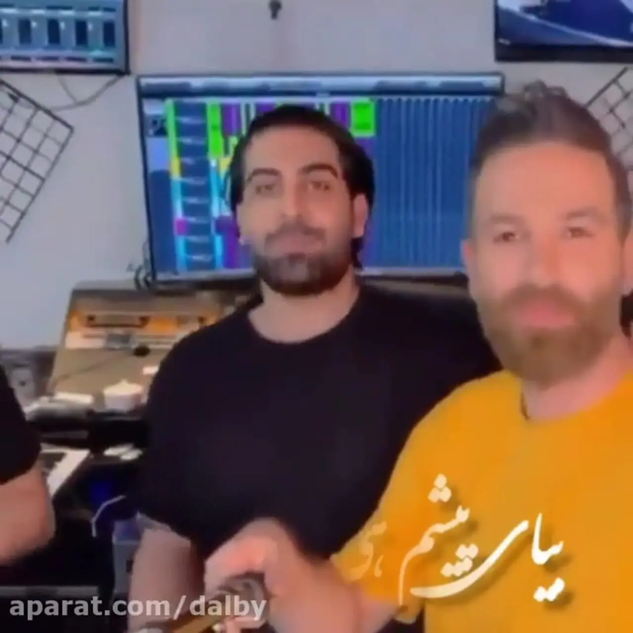 فیلم آوازخوانی باشکوه و احساسی مجید رضوی با آهنگنگین قلبمی / همراه رفقاش خوند یکی از یکی خوش صداتر