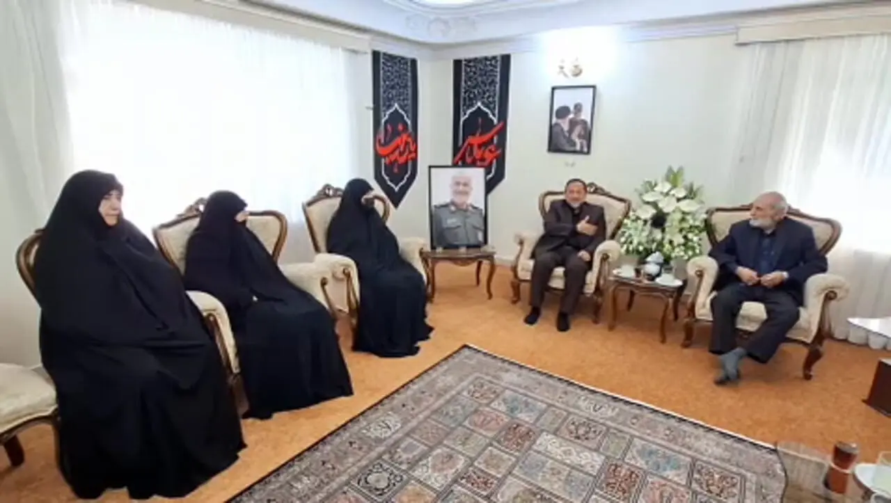 دیدار جمعی از مدیران رسانه‌های کشور با خانواده شهید سلامی + فیلم