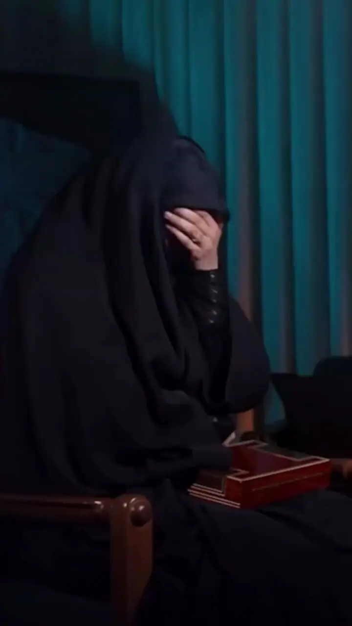 فیلم / وقتی گشت ارشاد به دختر شهید سردار حاجی‌زاده که همراه پدرش بود گیر داد ! / هر چه اصرار کردند پلیس نپذیرفت !
