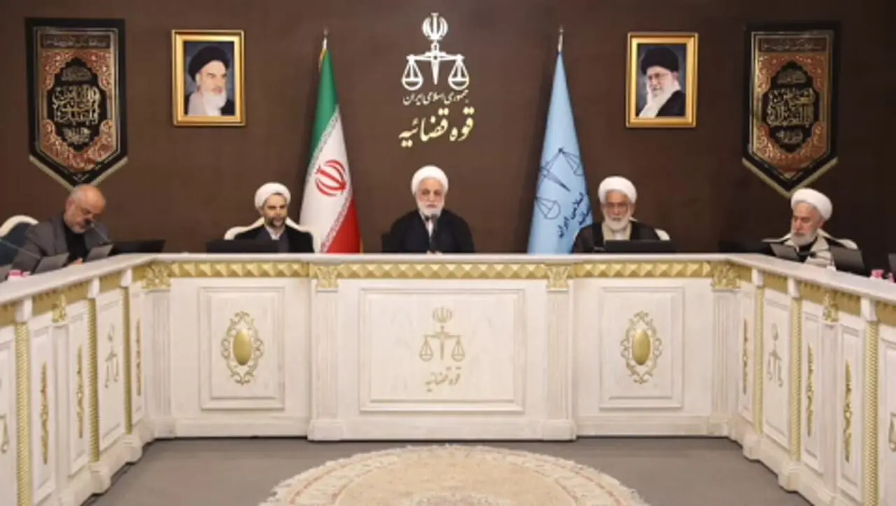 رئیس قوه قضاییه : منشاء جنایاتی مانند حمله به دادگستری زاهدان آمریکاست