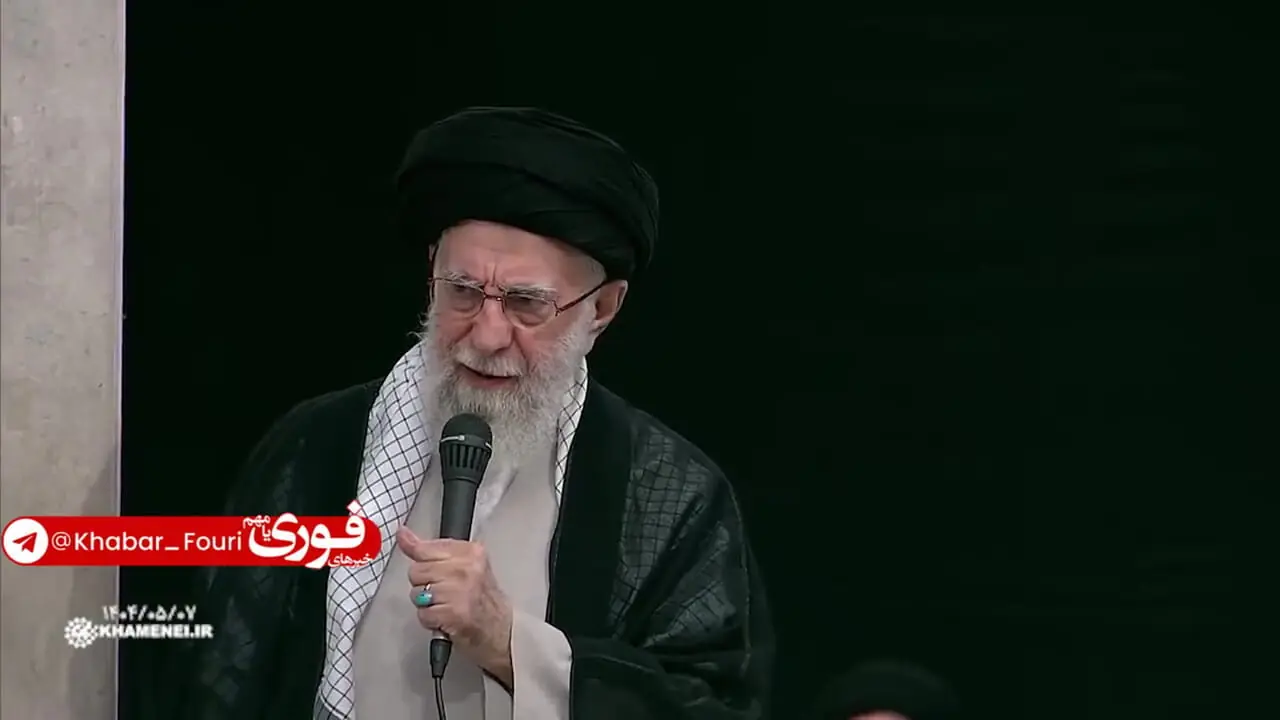 رهبر انقلاب: جمهوری اسلامی استحکام بی‌نظیر پایه‌های نظام و کشور را به دنیا نشان داد