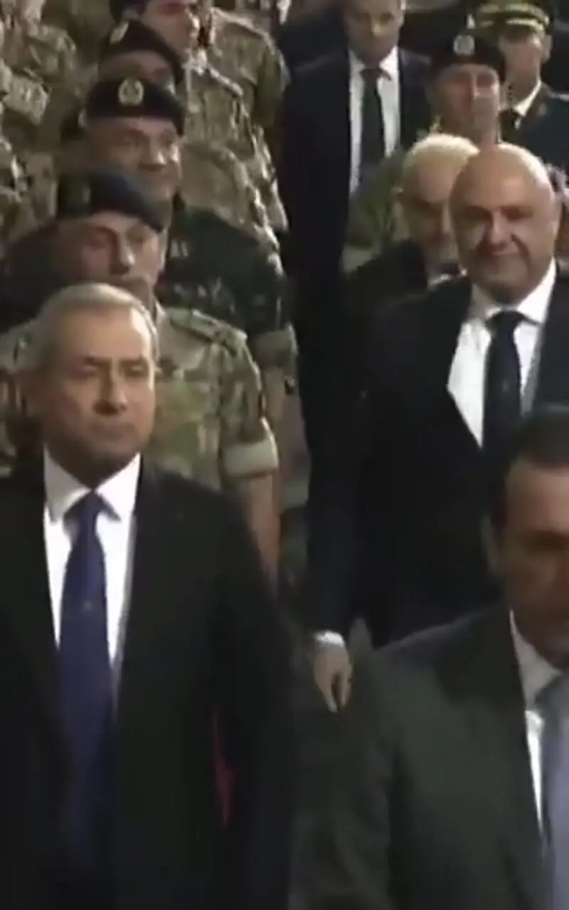 فیلم شوخی غیرمنتظره جوزف عون با فرمانده ارتش لبنان