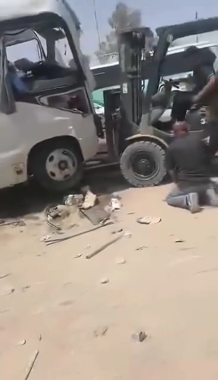 تصادف مینی‌بوس حامل زائران ایرانی در مسیر نجف به کربلا / 16 نفر مصدوم شدند