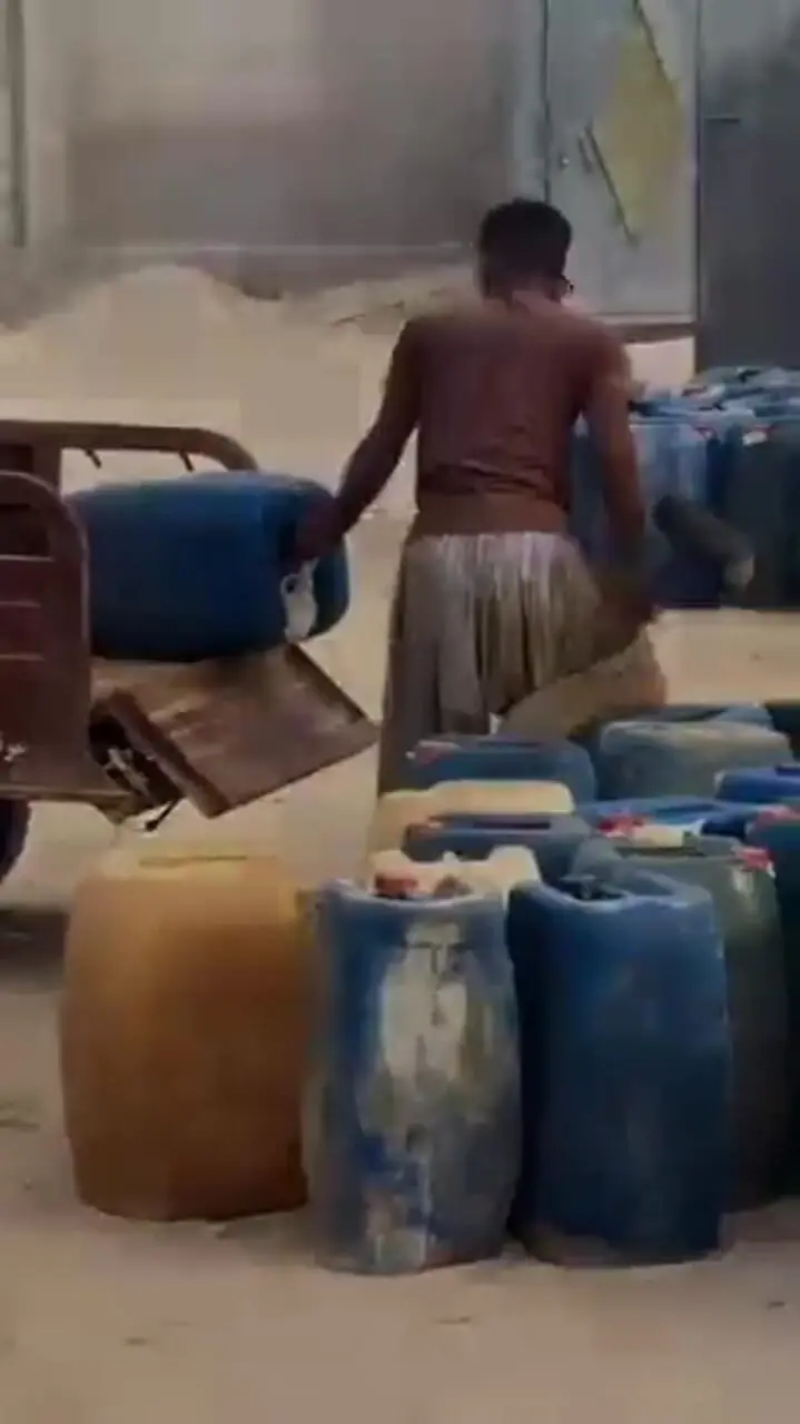 یک سوخت بر دیگر کشته شد/ سوخت‌بری میراث توسعه‌نیافتگی / تاکنون دست‌کم ۴۷۹ سوختبر در سیستان و بلوچستان کشته یا زخمی شده‌اند + فیلم